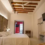 Lalasuites Sharis Apartamento *
