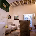 Lalasuites Sharis Apartamento *