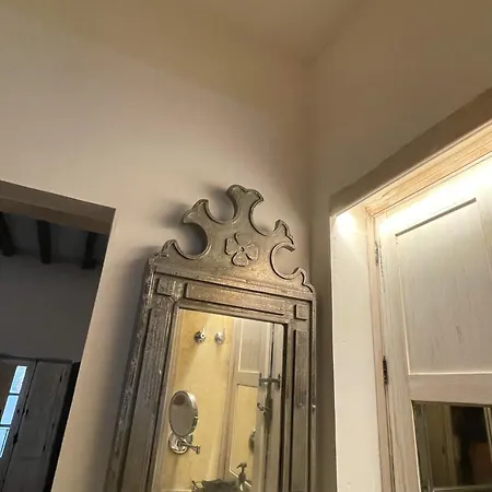 Sharis Apartment *